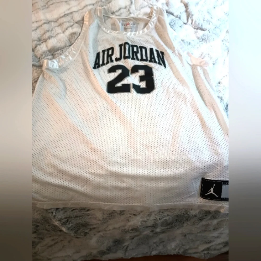 Air Jordan Jersey - Picture 2 of 4